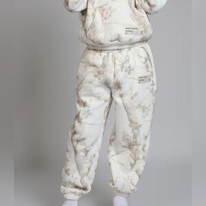 Comfrt white camo sweats